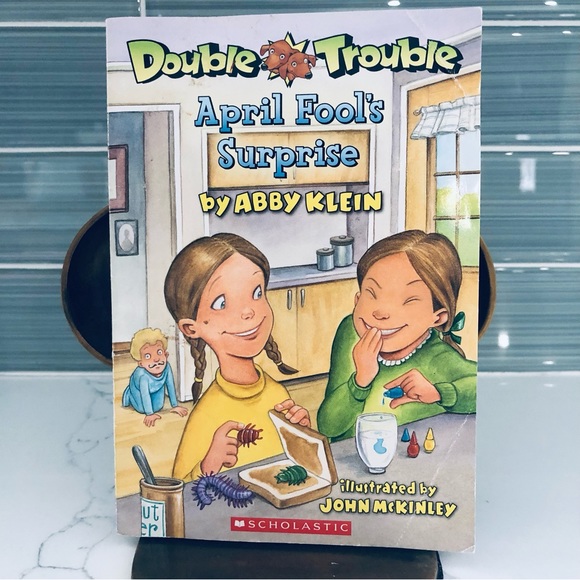 Scholastic 3 Books Plus Totoro Bookmarks - Picture 4 of 9